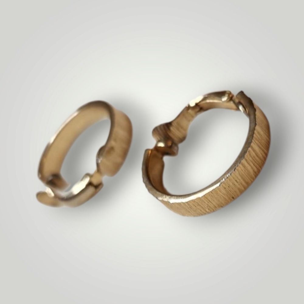 Trifari faux Gold Hoop clip on Earrings - Picture 13 of 13